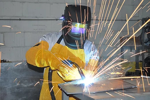 高溫天氣焊機(jī)使用注意事項